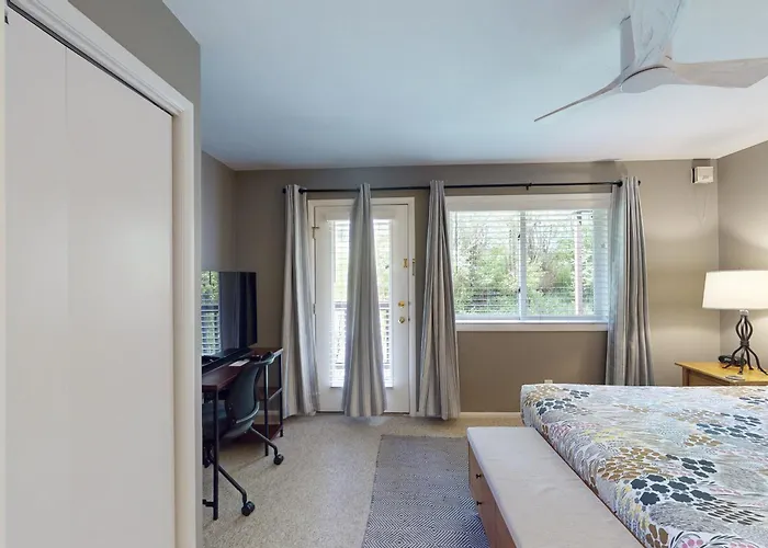 2404 Pitchfork Apartment *