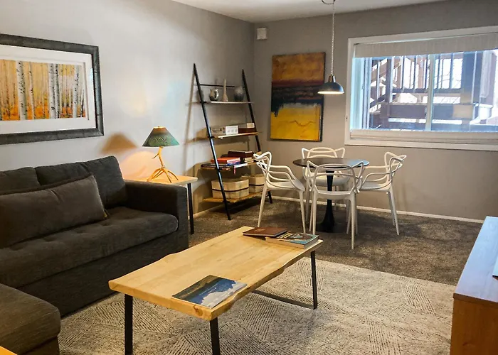 2404 Pitchfork Apartment *