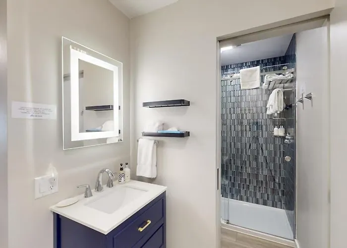 Apartment 2404 Pitchfork